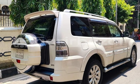 কেনা ব্যবহৃত Mitsubishi pajero White গাড়ী মধ্যে ঢাকা মধ্যে Dhaka কেনা ব্যবহৃত Mitsubishi pajero White গাড়ী মধ্যে ঢাকা মধ্যে Dhaka