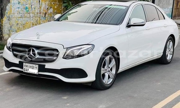 কেনা ব্যবহৃত Mercedes-Benz e-class White গাড়ী মধ্যে বদরগঞ্জ মধ্যে Rangpur কেনা ব্যবহৃত Mercedes-Benz e-class White গাড়ী মধ্যে বদরগঞ্জ মধ্যে Rangpur