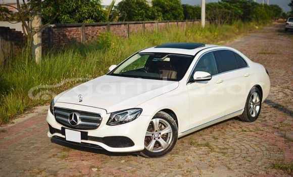কেনা ব্যবহৃত Mercedes-Benz e-class White গাড়ী মধ্যে বদরগঞ্জ মধ্যে Rangpur কেনা ব্যবহৃত Mercedes-Benz e-class White গাড়ী মধ্যে বদরগঞ্জ মধ্যে Rangpur