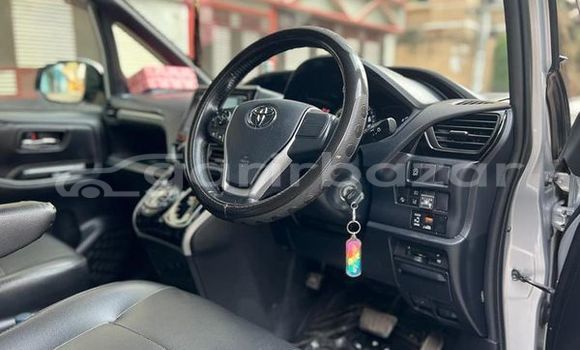 Buy Used 2017 Toyota Esquire in Dhaka, Dhaka Buy Used 2017 Toyota Esquire in Dhaka, Dhaka