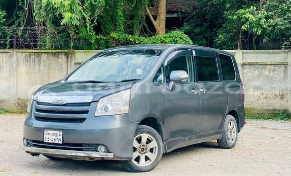 Buy Used 2009 Toyota noah s in Dhaka, Dhaka Buy Used 2009 Toyota noah s in Dhaka, Dhaka