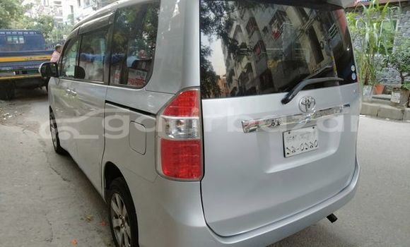 Buy Used 2010 Toyota noah si in Dhaka, Dhaka Buy Used 2010 Toyota noah si in Dhaka, Dhaka