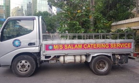 Medium with watermark toyota dyna dhaka dhaka 2527