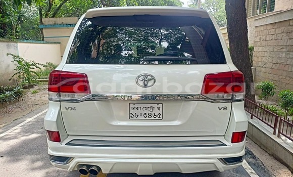 Buy Used 2014 Toyota Land Cruiser in Dhaka, Dhaka Buy Used 2014 Toyota Land Cruiser in Dhaka, Dhaka