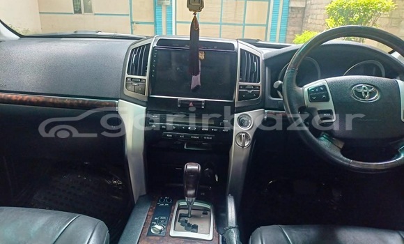 Buy Used 2014 Toyota Land Cruiser in Dhaka, Dhaka Buy Used 2014 Toyota Land Cruiser in Dhaka, Dhaka