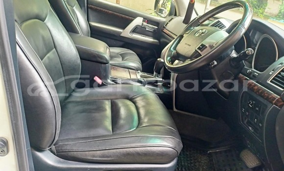 Buy Used 2014 Toyota Land Cruiser in Dhaka, Dhaka Buy Used 2014 Toyota Land Cruiser in Dhaka, Dhaka