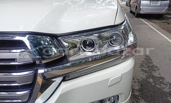 Buy Used 2014 Toyota Land Cruiser in Dhaka, Dhaka Buy Used 2014 Toyota Land Cruiser in Dhaka, Dhaka