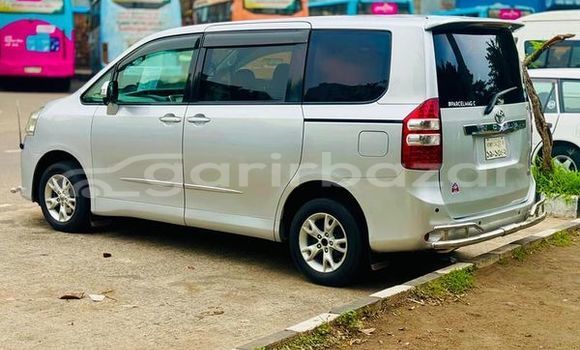 কেনা ব্যবহৃত Toyota X Noah Silver গাড়ী মধ্যে ঢাকা মধ্যে Dhaka কেনা ব্যবহৃত Toyota X Noah Silver গাড়ী মধ্যে ঢাকা মধ্যে Dhaka