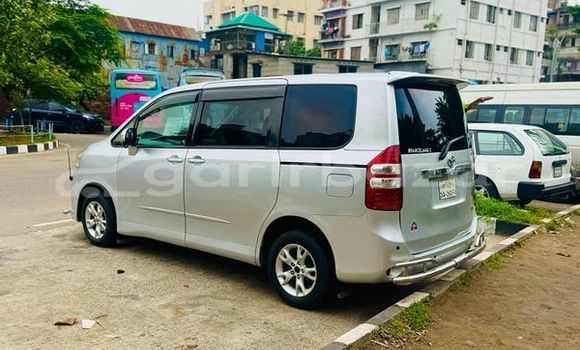 কেনা ব্যবহৃত Toyota X Noah Silver গাড়ী মধ্যে ঢাকা মধ্যে Dhaka কেনা ব্যবহৃত Toyota X Noah Silver গাড়ী মধ্যে ঢাকা মধ্যে Dhaka