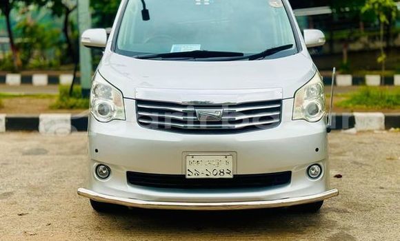 কেনা ব্যবহৃত Toyota X Noah Silver গাড়ী মধ্যে ঢাকা মধ্যে Dhaka কেনা ব্যবহৃত Toyota X Noah Silver গাড়ী মধ্যে ঢাকা মধ্যে Dhaka