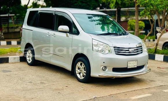 কেনা ব্যবহৃত Toyota X Noah Silver গাড়ী মধ্যে ঢাকা মধ্যে Dhaka কেনা ব্যবহৃত Toyota X Noah Silver গাড়ী মধ্যে ঢাকা মধ্যে Dhaka