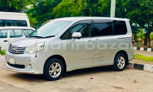 কেনা ব্যবহৃত Toyota X Noah Silver গাড়ী মধ্যে ঢাকা মধ্যে Dhaka কেনা ব্যবহৃত Toyota X Noah Silver গাড়ী মধ্যে ঢাকা মধ্যে Dhaka