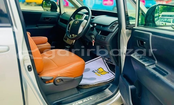 কেনা ব্যবহৃত Toyota X Noah Silver গাড়ী মধ্যে ঢাকা মধ্যে Dhaka কেনা ব্যবহৃত Toyota X Noah Silver গাড়ী মধ্যে ঢাকা মধ্যে Dhaka