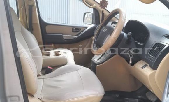 Buy Used 2011 Hyundai H1 in Dhaka, Dhaka Buy Used 2011 Hyundai H1 in Dhaka, Dhaka