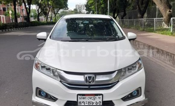 Buy Used 2016 Honda Grace in Dhaka, Dhaka Buy Used 2016 Honda Grace in Dhaka, Dhaka