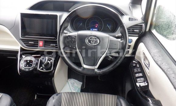 Buy Used 2019 Toyota noah si in Dhaka, Dhaka Buy Used 2019 Toyota noah si in Dhaka, Dhaka