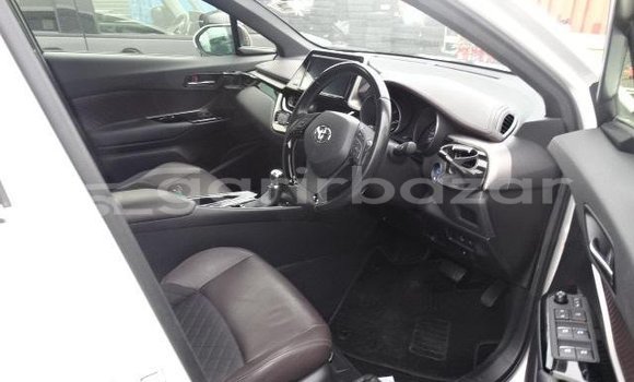 কেনা ব্যবহৃত Toyota chr g-led package Pearl গাড়ী মধ্যে ঢাকা মধ্যে Dhaka কেনা ব্যবহৃত Toyota chr g-led package Pearl গাড়ী মধ্যে ঢাকা মধ্যে Dhaka