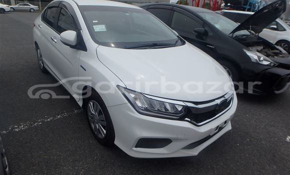 Buy Import 2019 Honda Grace in Dhaka, Dhaka Buy Import 2019 Honda Grace in Dhaka, Dhaka