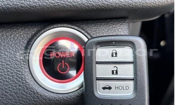 Buy Used 2019 Honda Insight in Dhaka, Dhaka Buy Used 2019 Honda Insight in Dhaka, Dhaka