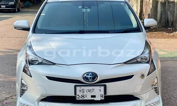 Buy Used 2017 Toyota prius in Dhaka, Dhaka Buy Used 2017 Toyota prius in Dhaka, Dhaka