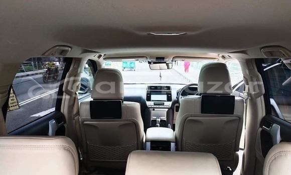 Buy Used 2022 Toyota Land Cruiser in Dhaka, Dhaka Buy Used 2022 Toyota Land Cruiser in Dhaka, Dhaka