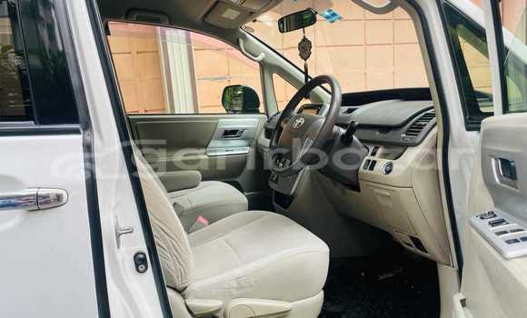 Buy Used 2021 Toyota Noah in Dhaka, Dhaka Buy Used 2021 Toyota Noah in Dhaka, Dhaka