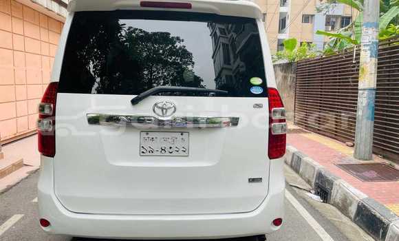 Buy Used 2021 Toyota Noah in Dhaka, Dhaka Buy Used 2021 Toyota Noah in Dhaka, Dhaka