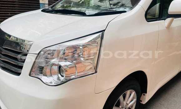 Buy Used 2021 Toyota Noah in Dhaka, Dhaka Buy Used 2021 Toyota Noah in Dhaka, Dhaka