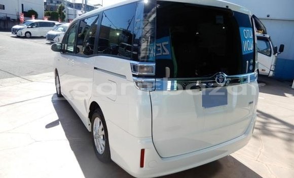Buy Used 2022 Toyota Voxy in Dhaka, Dhaka Buy Used 2022 Toyota Voxy in Dhaka, Dhaka