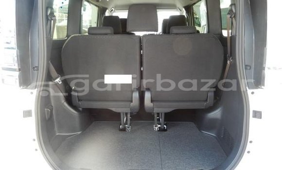 Buy Used 2022 Toyota Voxy in Dhaka, Dhaka Buy Used 2022 Toyota Voxy in Dhaka, Dhaka