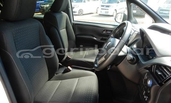 Buy Used 2022 Toyota Voxy in Dhaka, Dhaka Buy Used 2022 Toyota Voxy in Dhaka, Dhaka