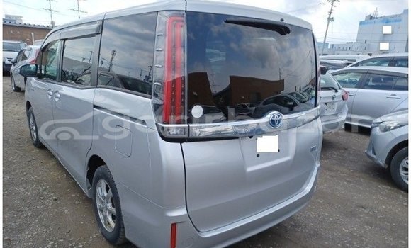 Buy Used 2021 Toyota Noah in Dhaka, Dhaka Buy Used 2021 Toyota Noah in Dhaka, Dhaka