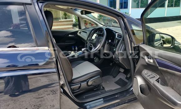 Buy Used 2021 Honda Shuttle in Badarganj, Rangpur Buy Used 2021 Honda Shuttle in Badarganj, Rangpur