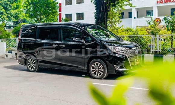 Buy Used 2019 Toyota Esquire in Dhaka, Dhaka Buy Used 2019 Toyota Esquire in Dhaka, Dhaka