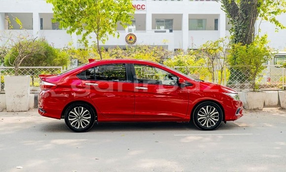 Buy Used 2020 Honda Grace in Dhaka, Dhaka Buy Used 2020 Honda Grace in Dhaka, Dhaka