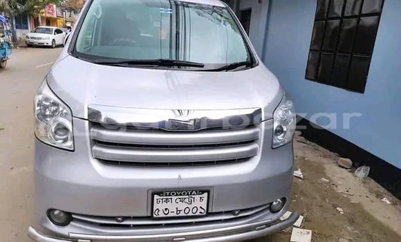 Buy Used Toyota Noah in Baniachang, Habiganj Buy Used Toyota Noah in Baniachang, Habiganj