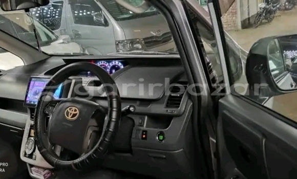 Buy Used Toyota Noah in Baniachang, Habiganj Buy Used Toyota Noah in Baniachang, Habiganj