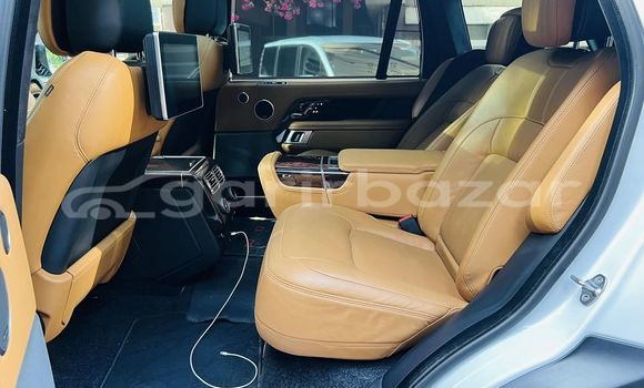 কেনা ব্যবহৃত Mercedes-Benz Range rover vogue White গাড়ী মধ্যে ঢাকা মধ্যে Dhaka কেনা ব্যবহৃত Mercedes-Benz Range rover vogue White গাড়ী মধ্যে ঢাকা মধ্যে Dhaka