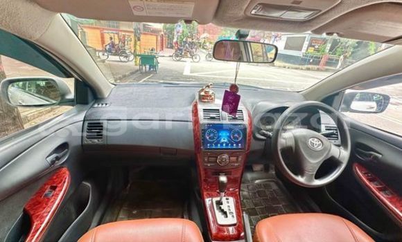 Buy Used 2010 Toyota Axio fielder in Dhaka, Dhaka Buy Used 2010 Toyota Axio fielder in Dhaka, Dhaka