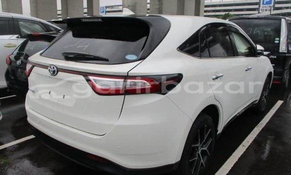 Buy Used 2016 Toyota Harrier in Dhaka, Dhaka Buy Used 2016 Toyota Harrier in Dhaka, Dhaka