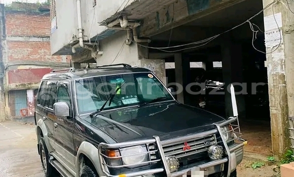 Buy Used Mitsubishi Pajero in Baniachang, Habiganj Buy Used Mitsubishi Pajero in Baniachang, Habiganj