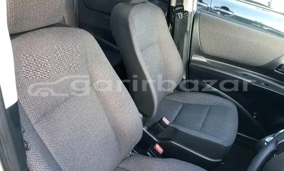 Buy Used Toyota Sienna in Bandarban, Bandarban Buy Used Toyota Sienna in Bandarban, Bandarban