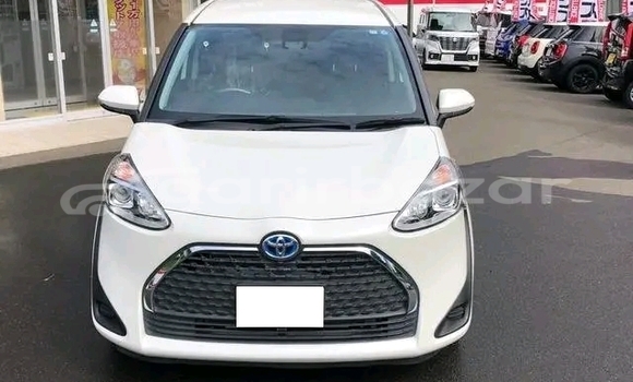 Buy Used Toyota Sienna in Bandarban, Bandarban Buy Used Toyota Sienna in Bandarban, Bandarban