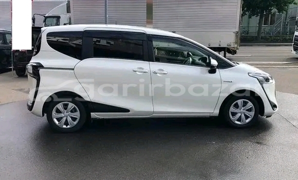 Buy Used Toyota Pius (zvw51) in Baniachang, Habiganj Buy Used Toyota Pius (zvw51) in Baniachang, Habiganj