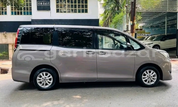 Buy Used Toyota Noah in Chhagalnaiya, Feni Buy Used Toyota Noah in Chhagalnaiya, Feni