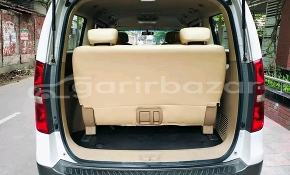 Buy Used Hyundai H1 in Bogora, Bogora Buy Used Hyundai H1 in Bogora, Bogora