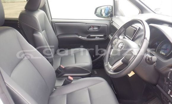 কেনা ব্যবহৃত Toyota esquire gi Pearl গাড়ী মধ্যে ঢাকা মধ্যে Dhaka কেনা ব্যবহৃত Toyota esquire gi Pearl গাড়ী মধ্যে ঢাকা মধ্যে Dhaka