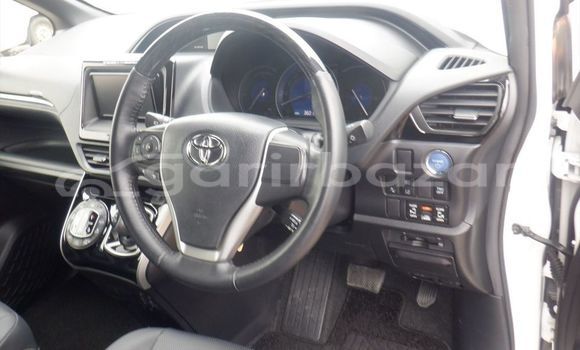 কেনা ব্যবহৃত Toyota esquire gi Pearl গাড়ী মধ্যে ঢাকা মধ্যে Dhaka কেনা ব্যবহৃত Toyota esquire gi Pearl গাড়ী মধ্যে ঢাকা মধ্যে Dhaka