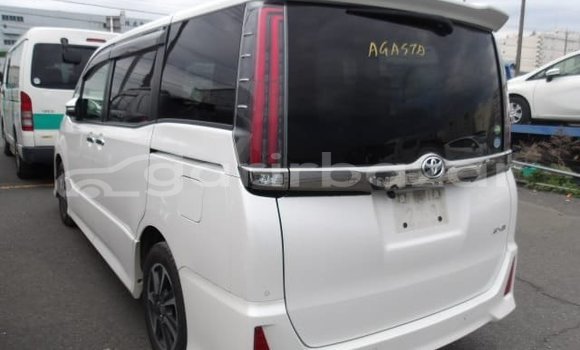 Buy Used 2021 Toyota Noah in Bajitpur, Kishorganj Buy Used 2021 Toyota Noah in Bajitpur, Kishorganj
