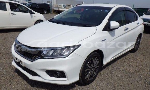 Buy Used 2021 Honda Grace in Dhaka, Dhaka Buy Used 2021 Honda Grace in Dhaka, Dhaka